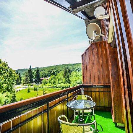 Sixteen Lakes Guest House 2 Jezerce Exterior foto